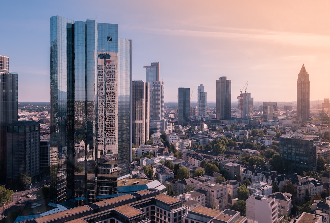 Deutsche Bank im Test: Umfassende Bewertung für deutsche Bankkunden