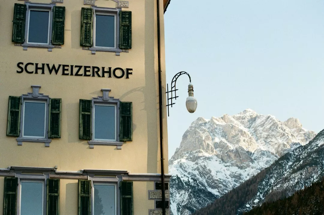 Geschäftskonto in der Schweiz eröffnen: Worauf Gründer und KMU bei der Bankwahl achten sollten