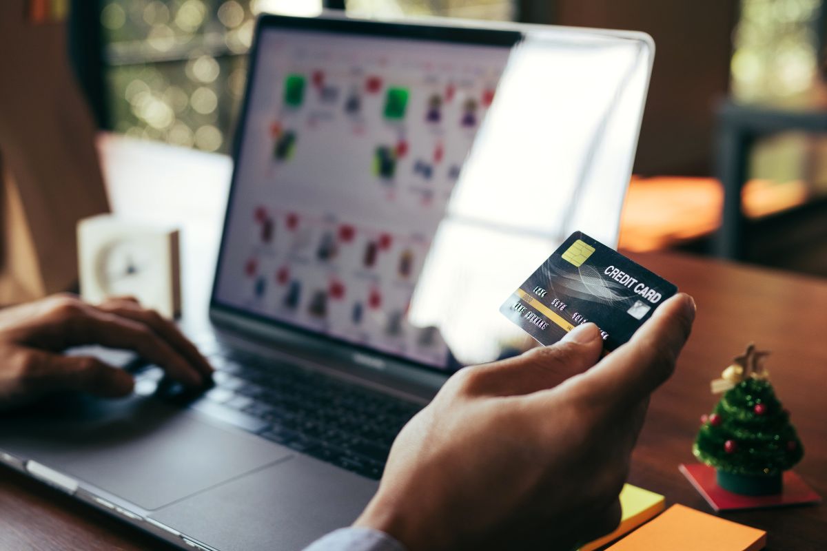 Warum Kreditkarten beim Online-Einkauf so beliebt sind